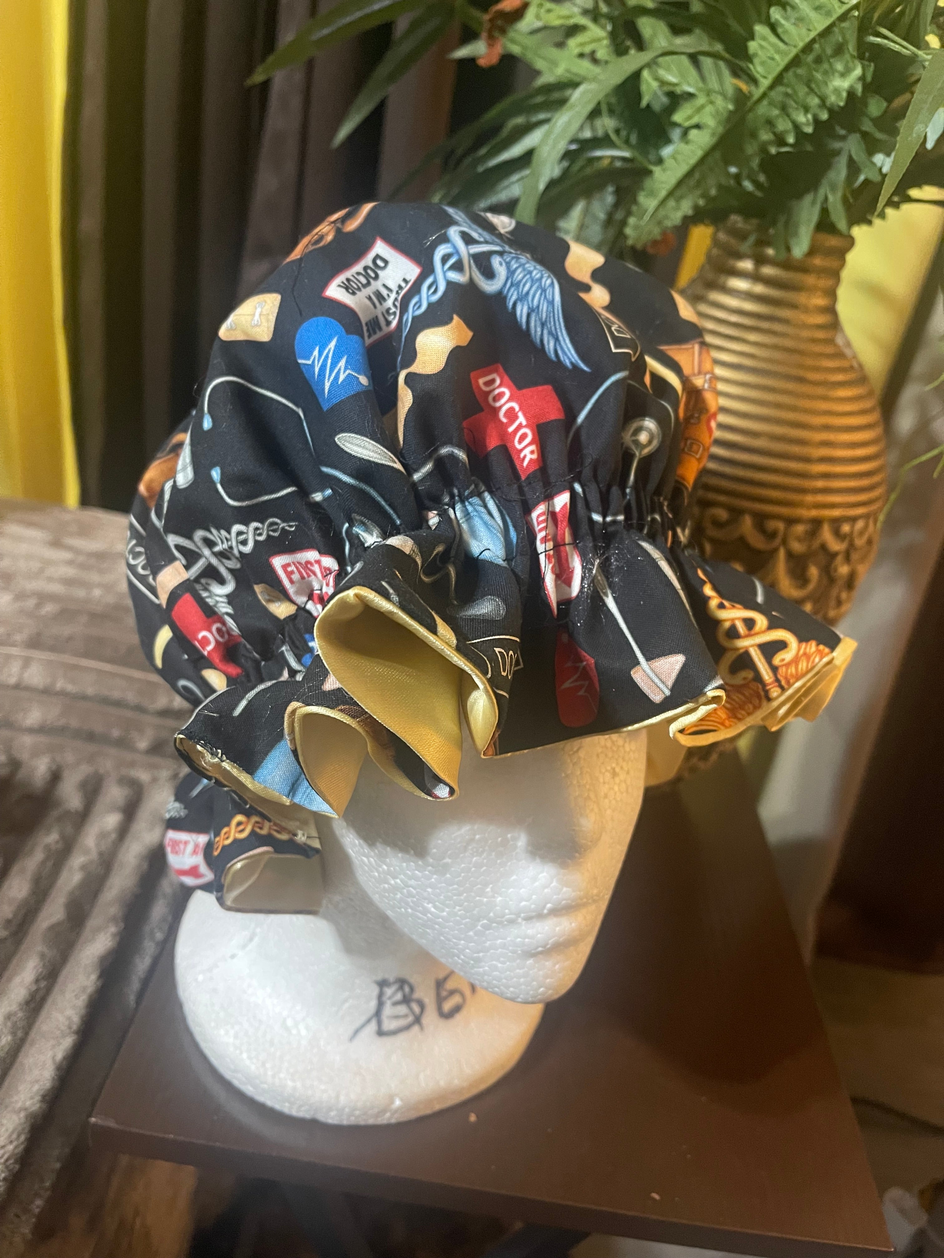 (B)UNIVERSAL WITH INITIALS NURSE BONNETS