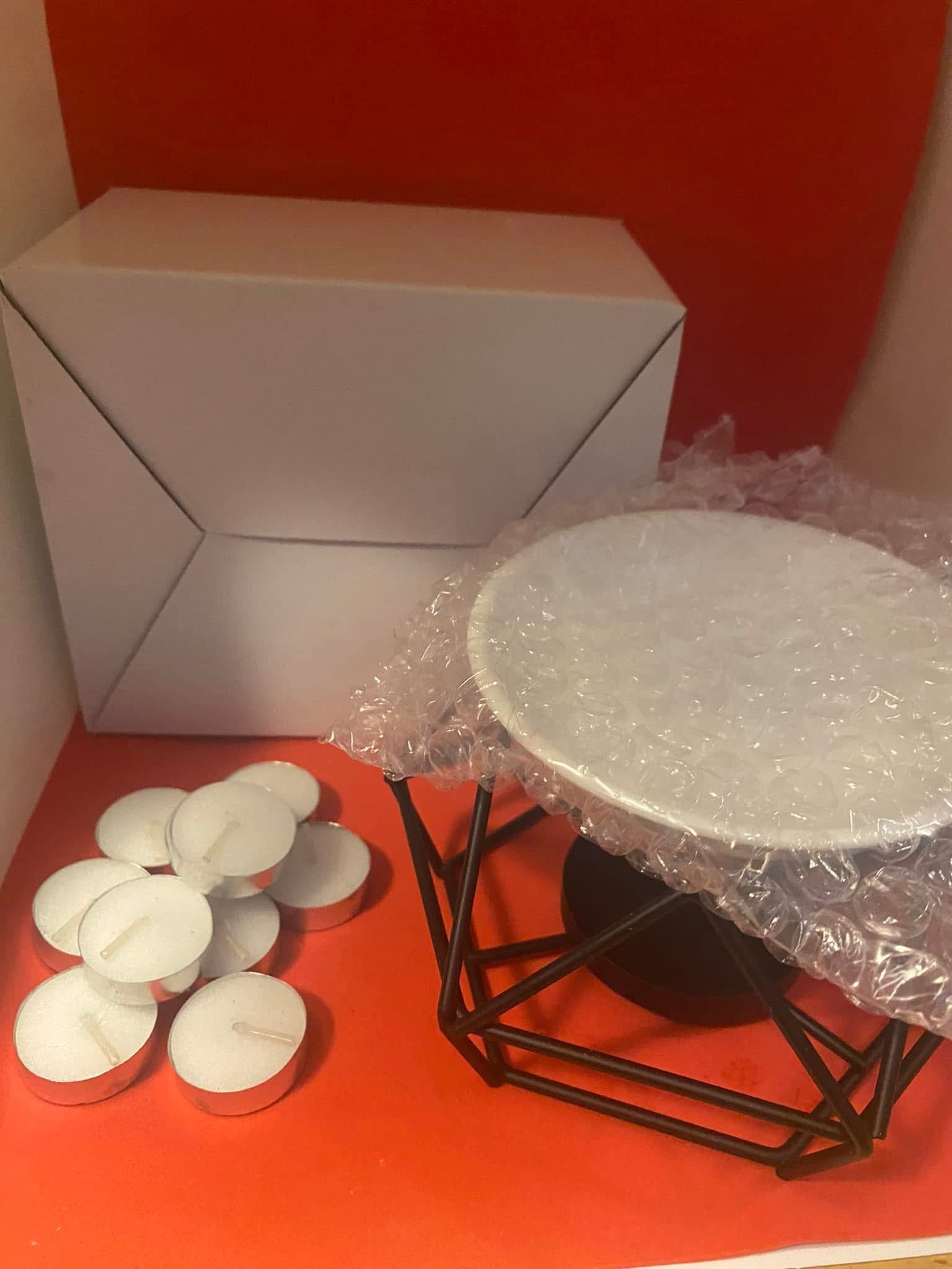 SOY WAX MELTS SET (WAX HOLDER)TEA CANDLES(3 WAX MELTS)